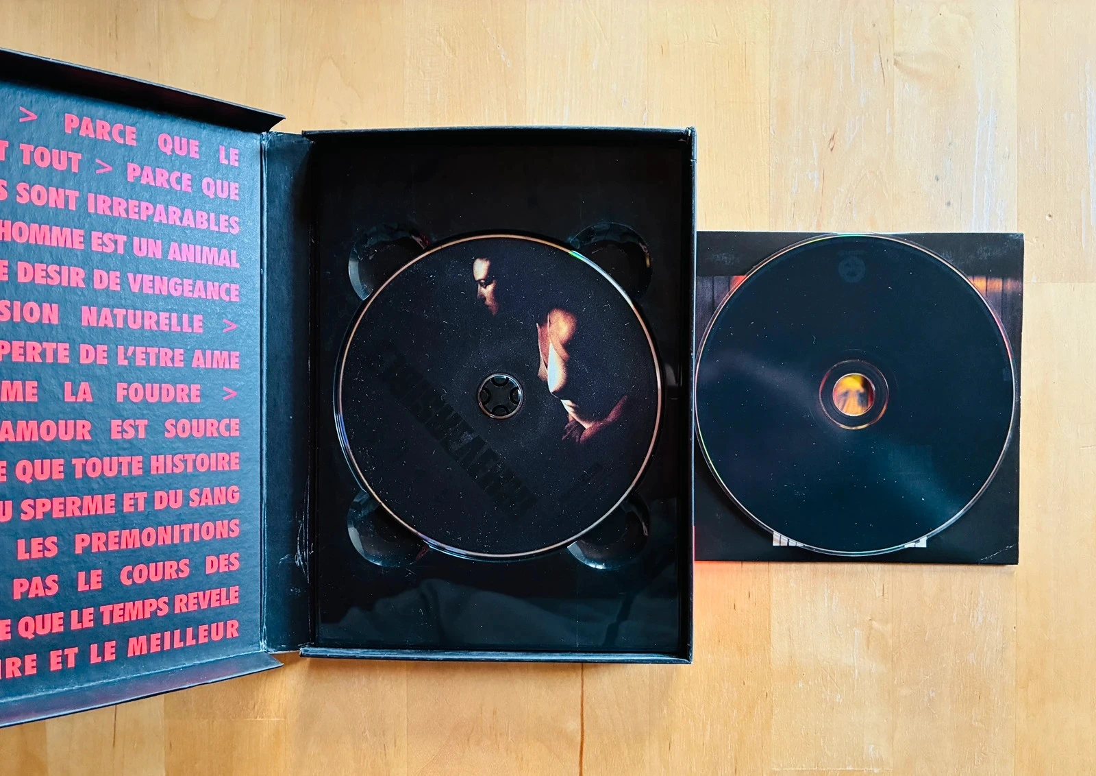 Caja de DVD CD Irréversible de Gaspard Noé edición coleccionista. – photo 3